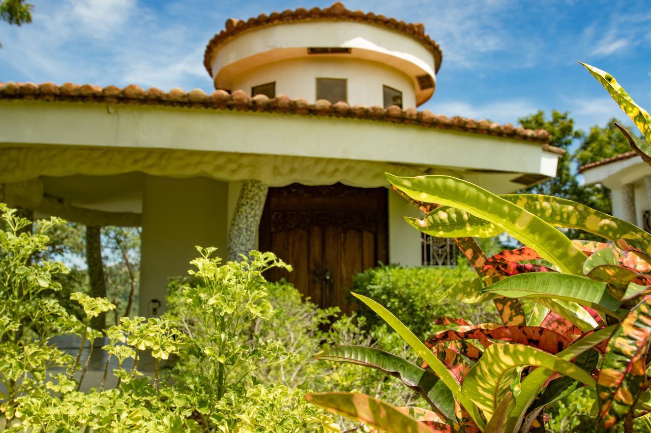 Two Brothers Surf Resort Tola Εξωτερικό φωτογραφία