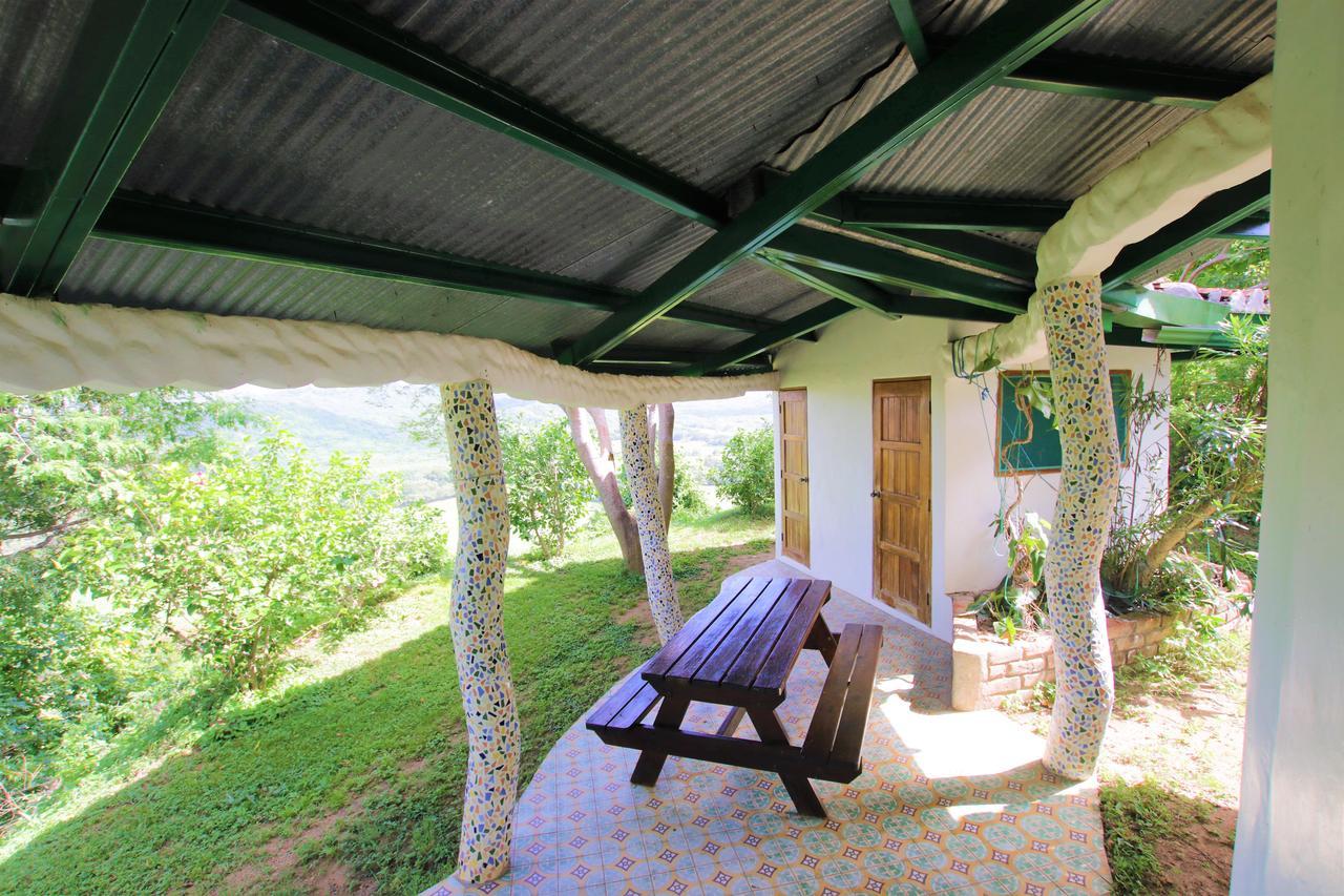 Two Brothers Surf Resort Tola Εξωτερικό φωτογραφία
